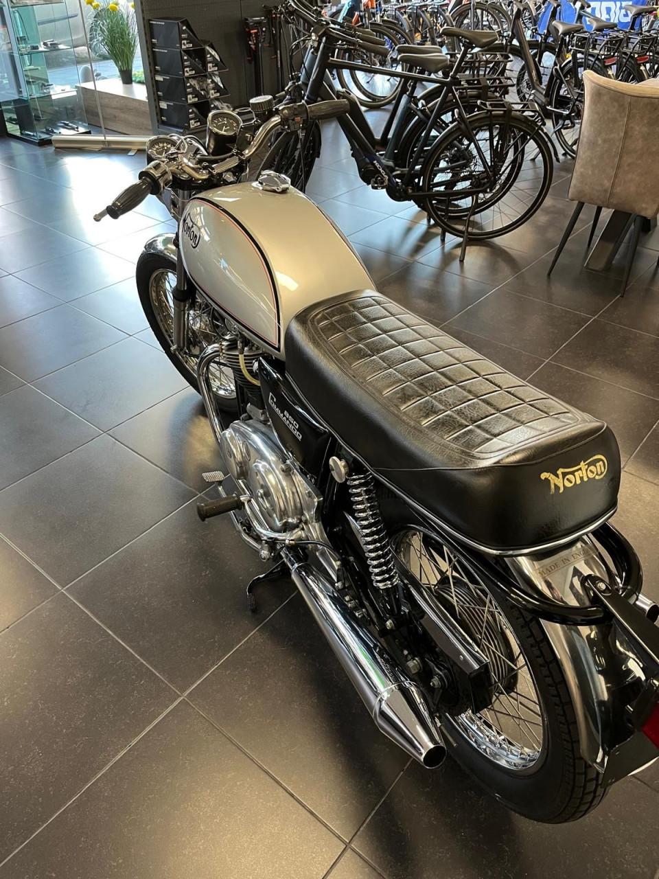 Prachtige Norton motor te koop!