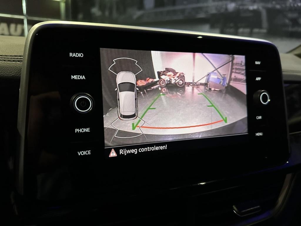 Volkswagen T-roc 1.5 tsi r-line edition *keyless*winterpakket*camera*