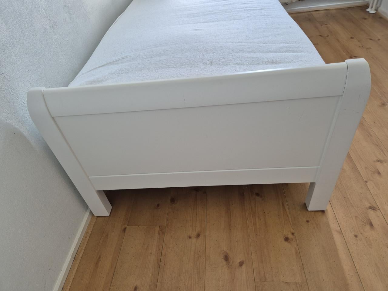 Eenpersoons bed 90cm x 200cm