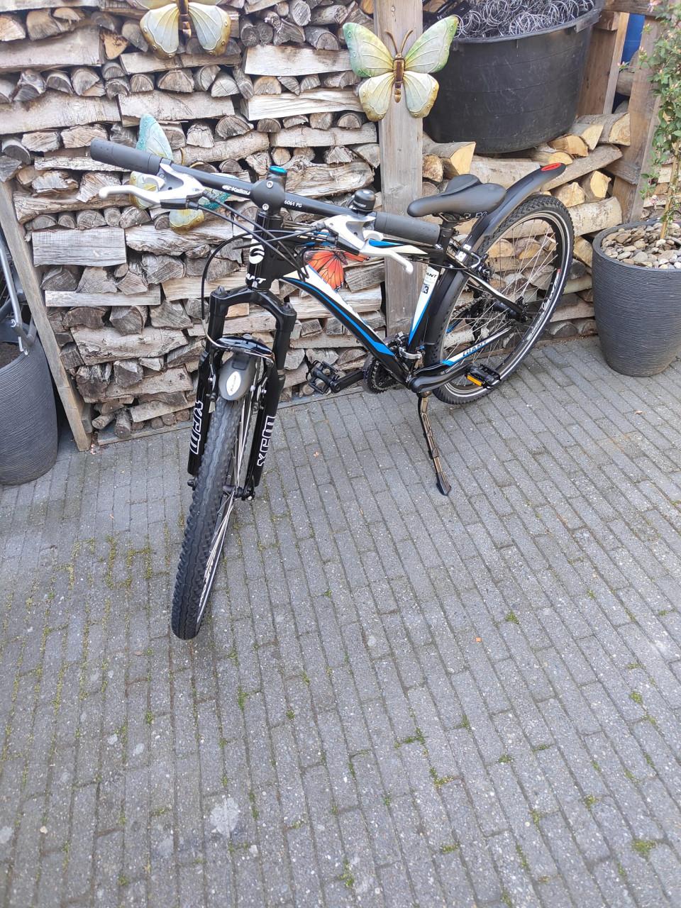Giant Revel 26 inch mountainbike framemaat S 40 cm deore