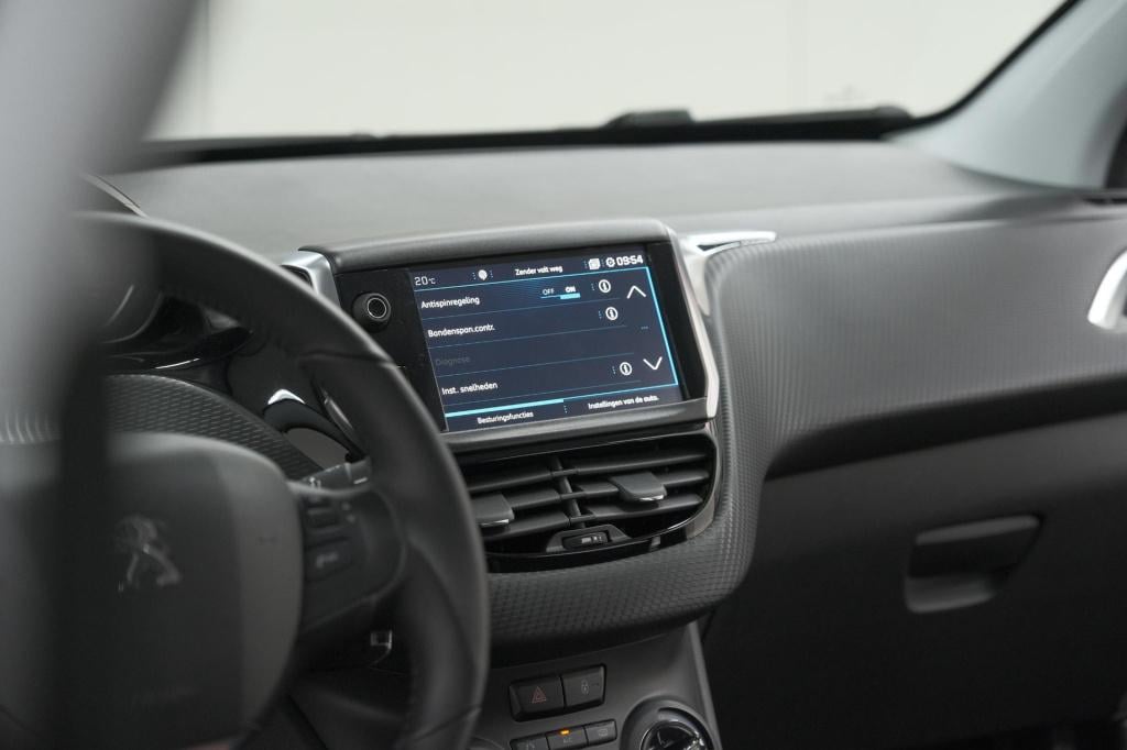 Peugeot 2008 puretech 110 eat6 active | camera | apple carplay | parkeersen