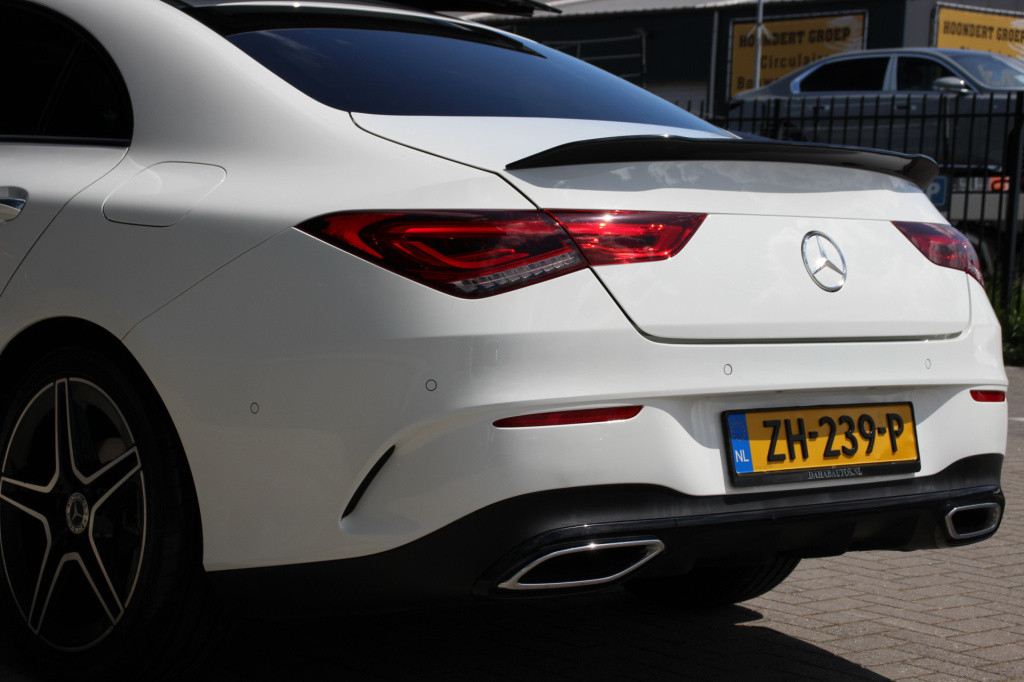 Mercedes-Benz Cla 180 amg | night pakket | pano | sfeerverlichting | camera