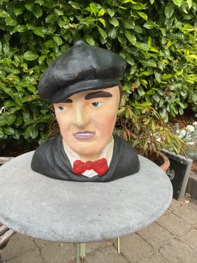 Frans mannetje ( papier mache )