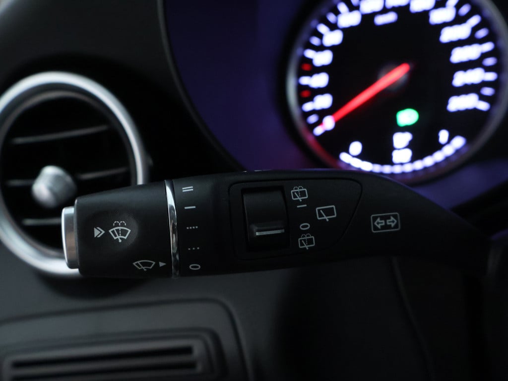 Mercedes-Benz Glc 200 business solution limited | trekhaak | stoelverwarmin