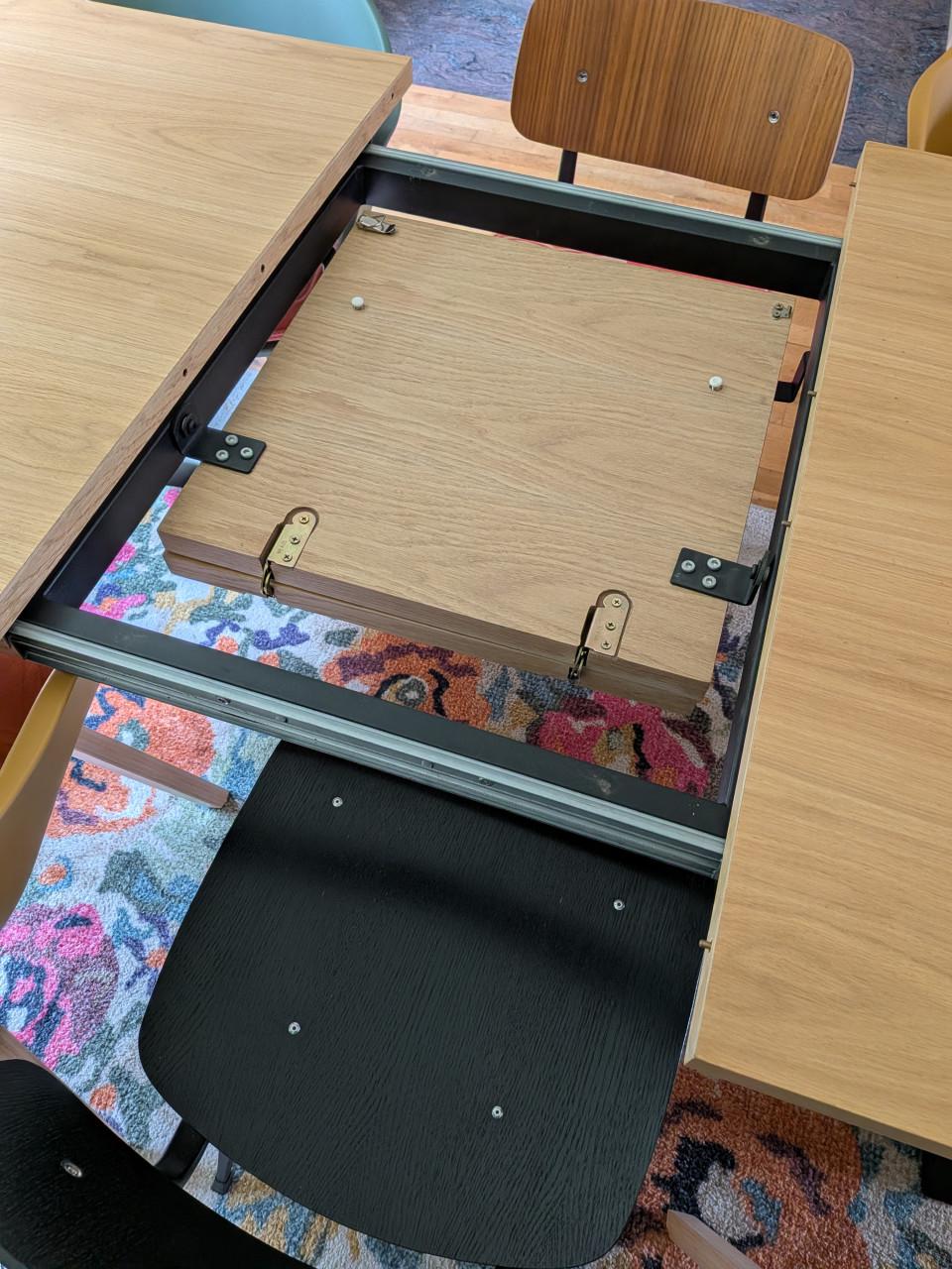 Moderne uitschuifbare eettafel 190/240 x 100 cm