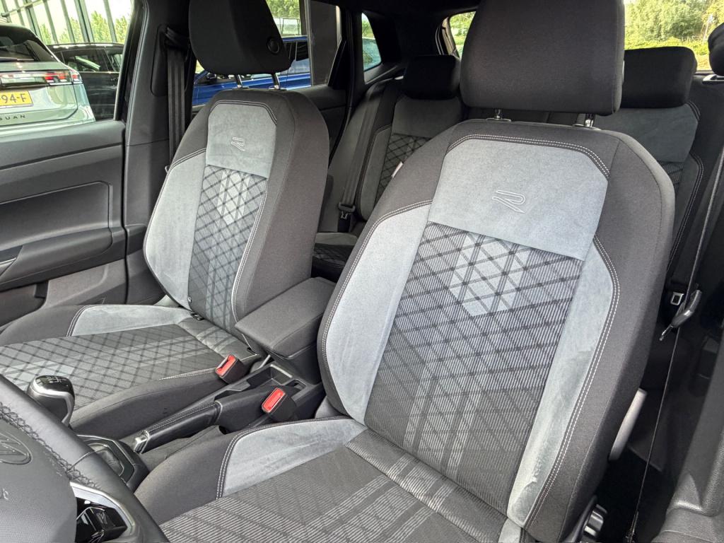 Volkswagen Polo 1.0 tsi r-line | iq light | carplay | camera | climate | st