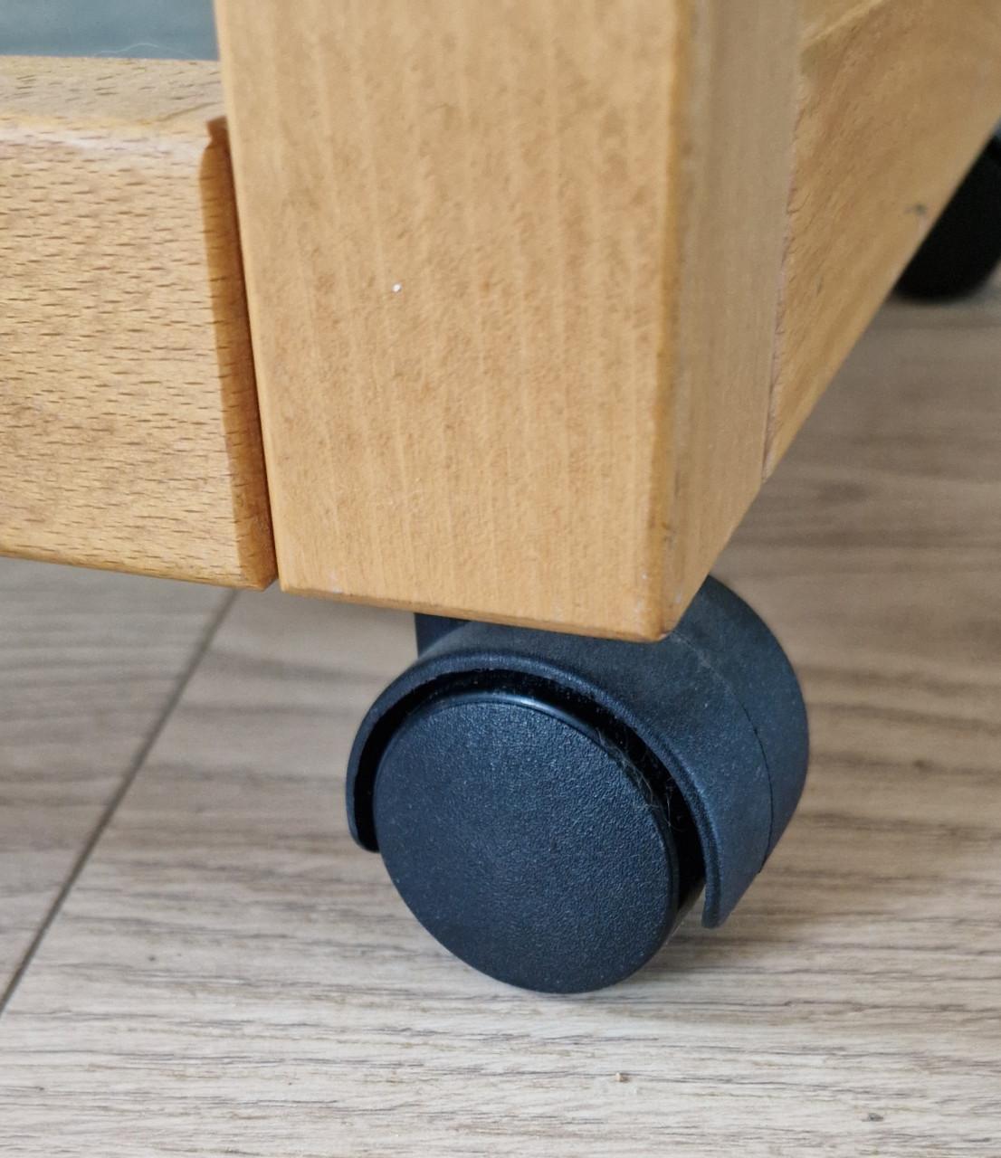 Gratis Bijzettafeltje