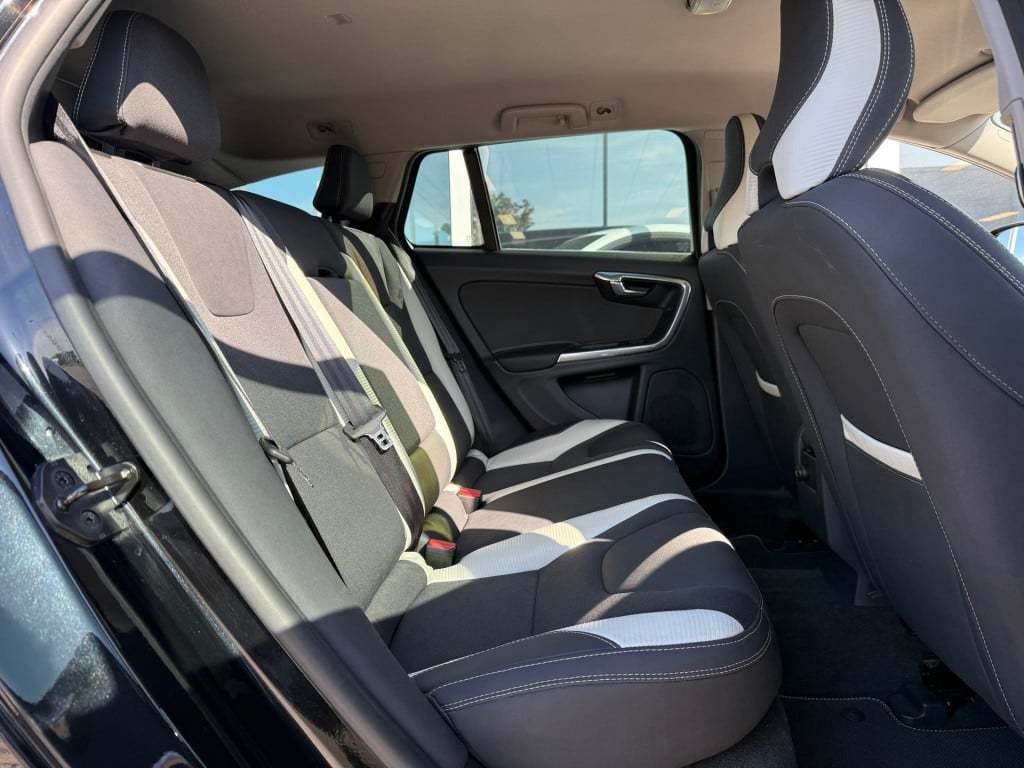 Volvo V60 1.6 t3 r-design