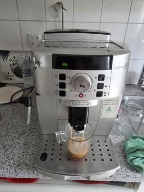 Te koop Delonghi koffieapparaat magnifica