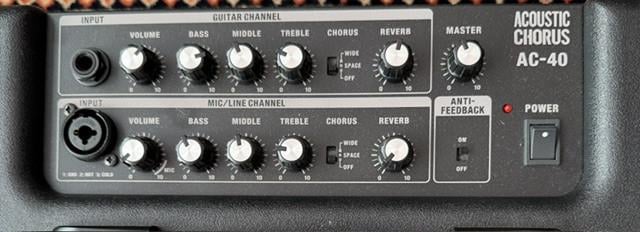Roland AC-40 akoestische gitaar versterker. super prijsje!!