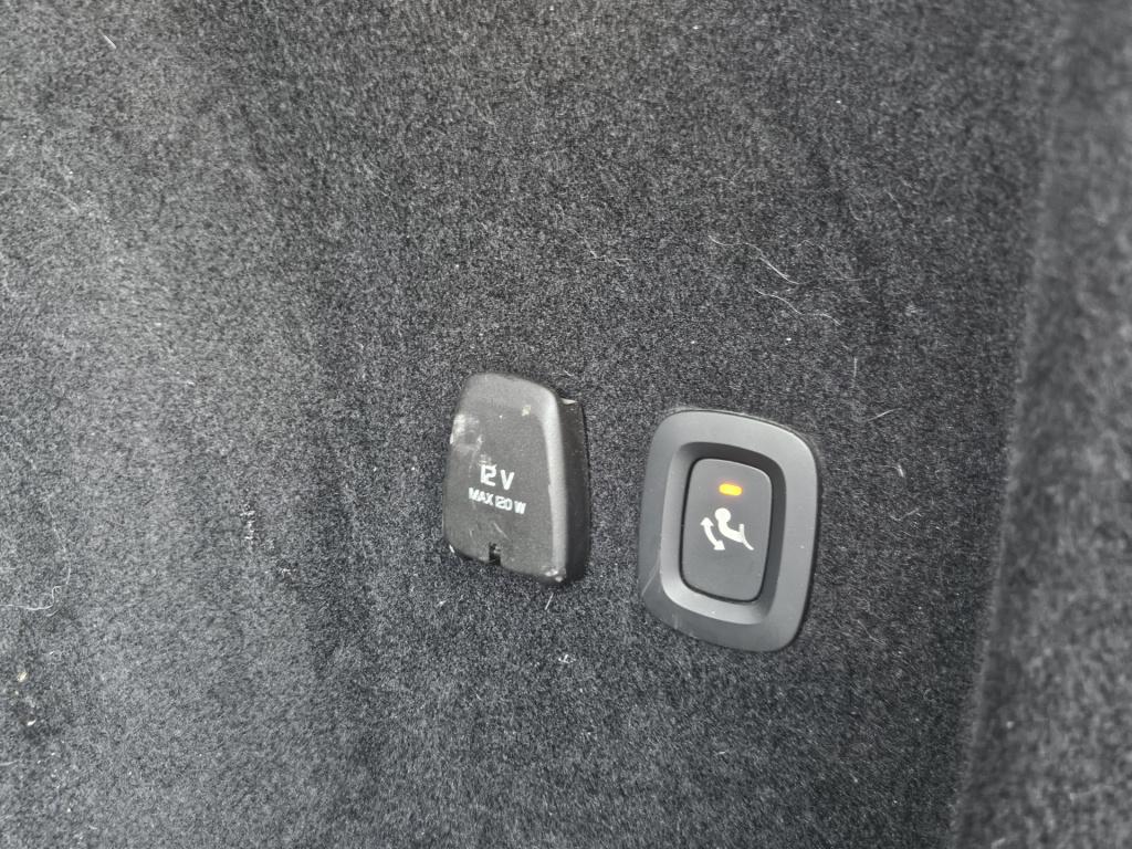 Volvo V60 2.0 t8 twin engine awd inscription | pano | elek. trekhaak