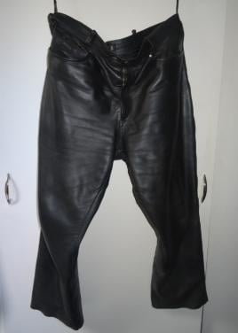 3 leren motor broeken, maat 40.