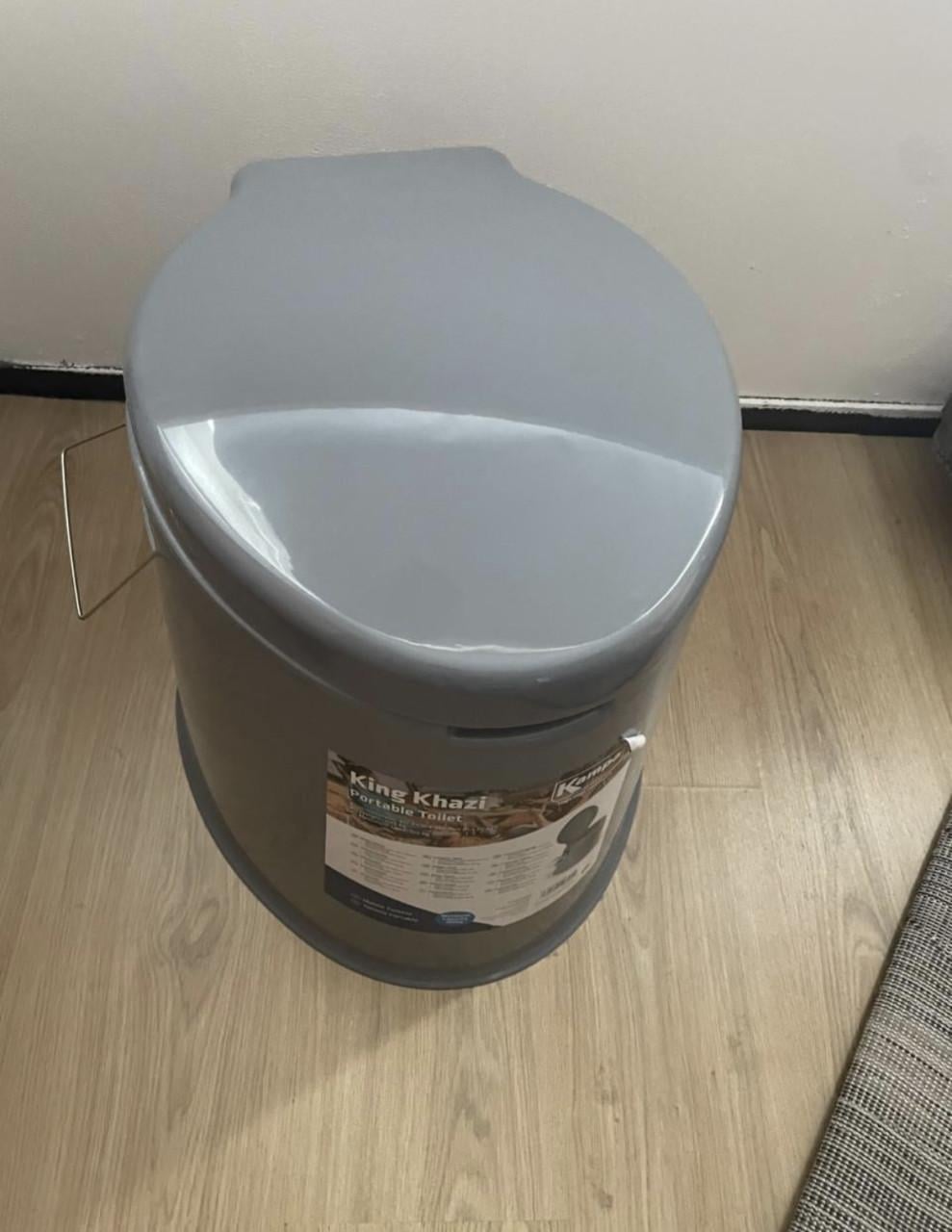 Toilet camper