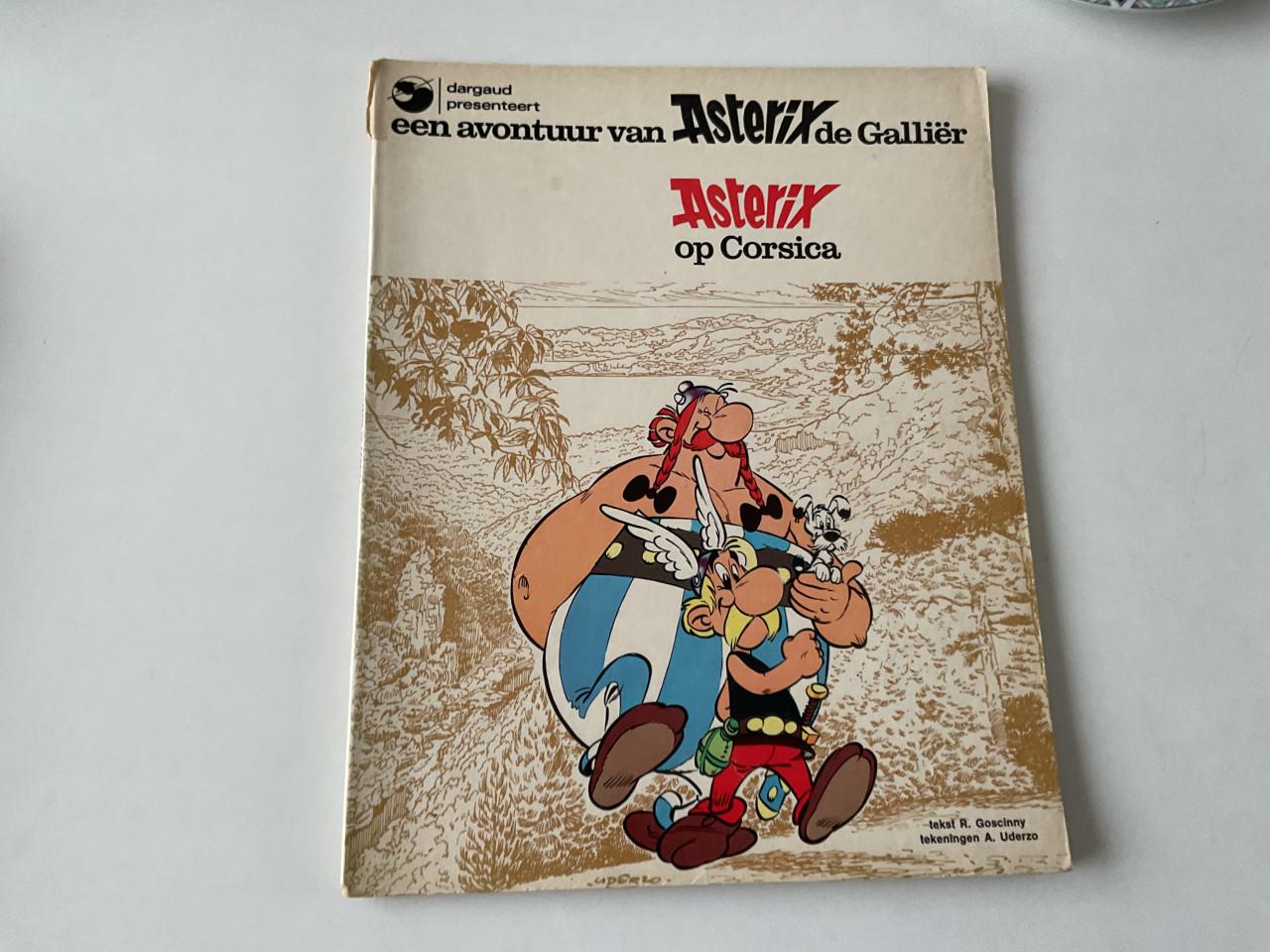 Asterix de Galliër.  Tekst/tekeningen:  Albert Uderzo.   Asterix op Corsica
