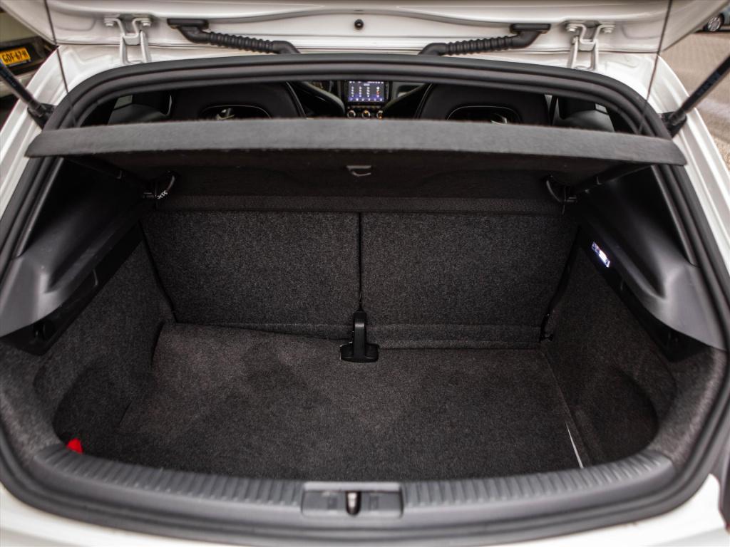 Volkswagen Scirocco 2.0 tsi 265 pk r | kuipstoel | dyna-audio | panoramadak