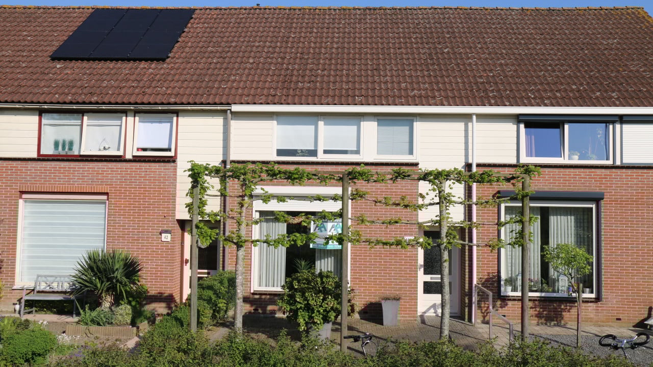 Gemeubileerde eengezinswoning, 4 slaapkamers, tuin en berging in Terneuzen