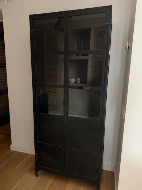 Industriële metalen vitrinekast