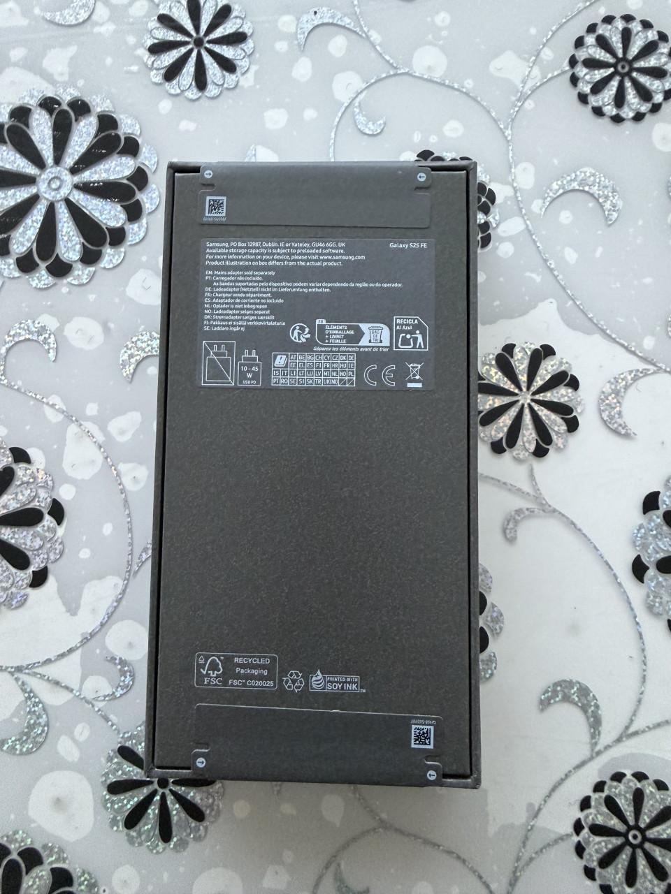 Samsung Galaxy S25 FE - 128GB - Zwart 5G - NIEUW - GESEALD -
