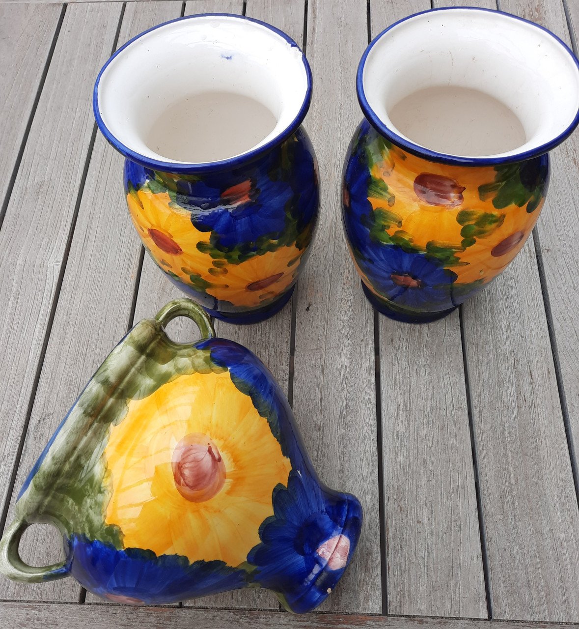 2 vazen en 1 muurbloempot