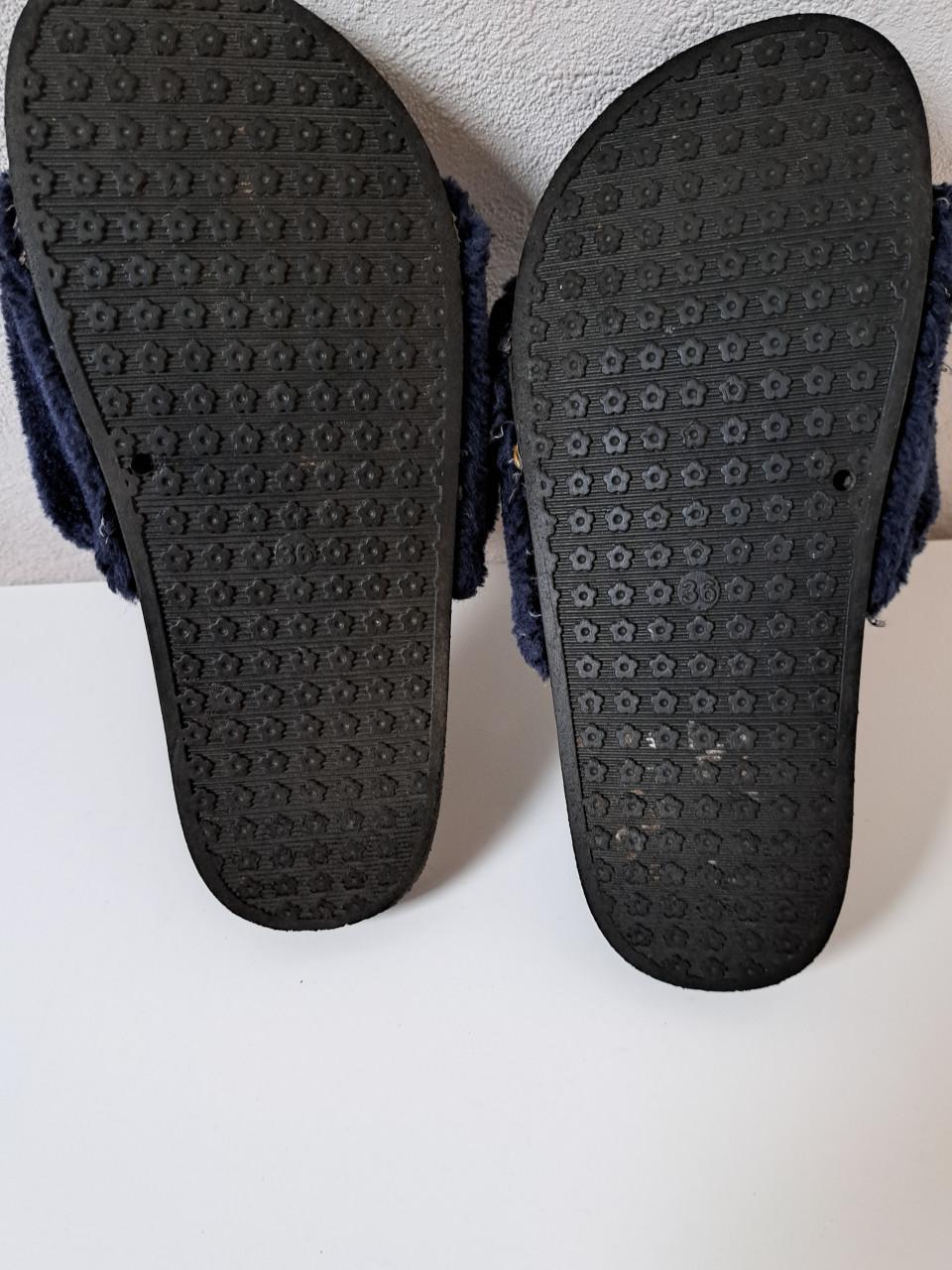 Slippers met bontrand mt 36