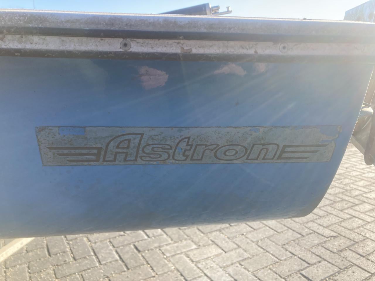 Open polyester zeilboot