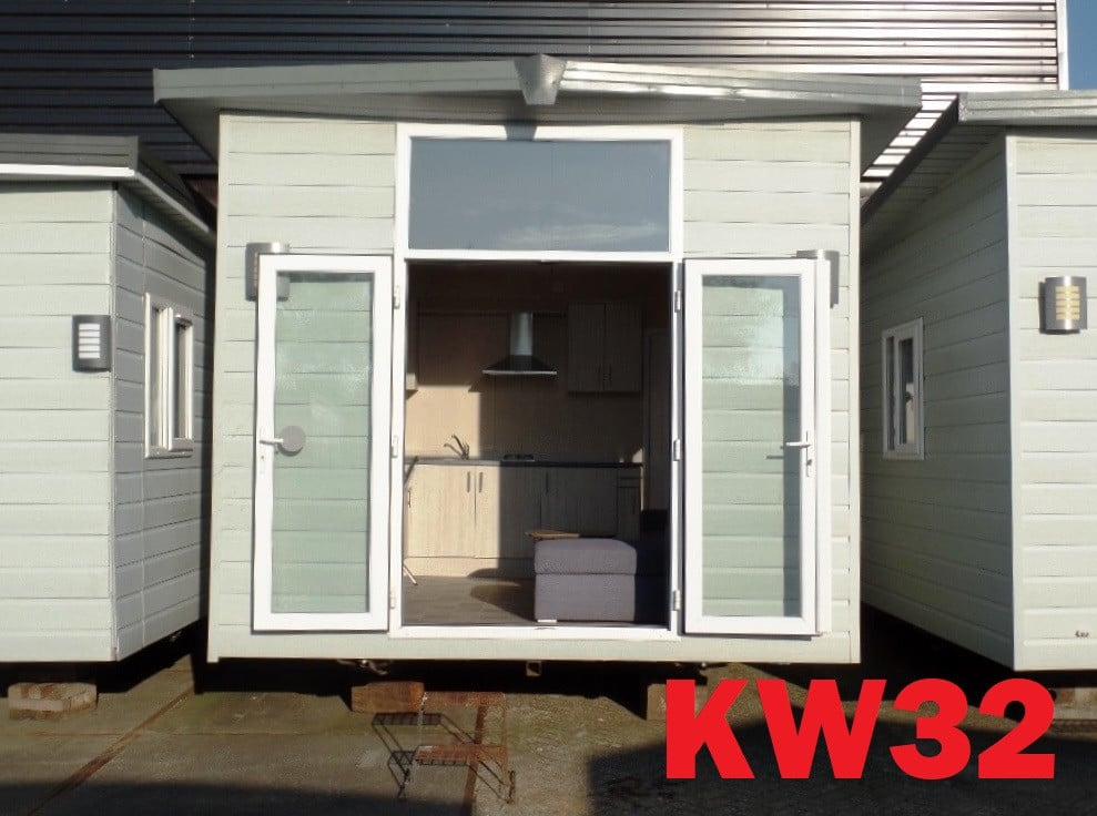 Diverse modellen strandhuisjes voorradig direct leverbaar!