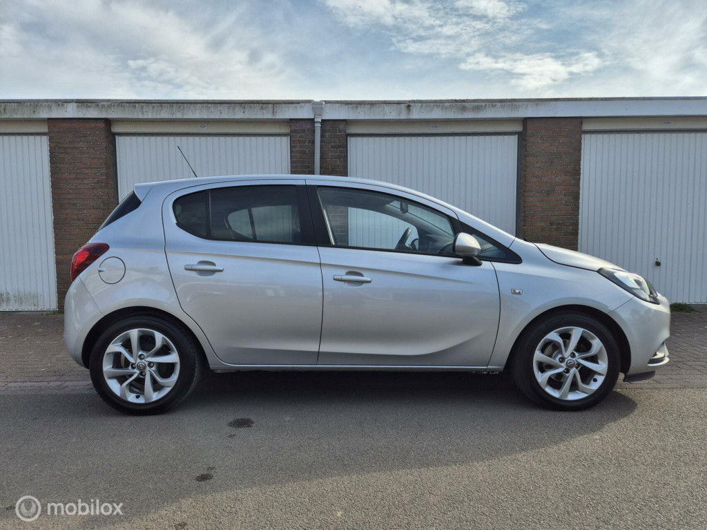 Opel Corsa 1.4 volautomaat / stuur- & stoelverwarming / camera