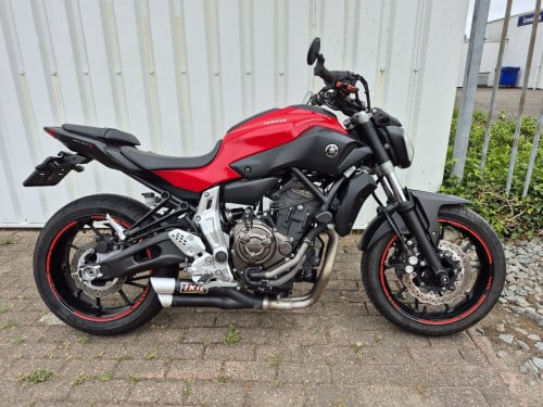 Yamaha MT07 uit 2014 met veel extra's