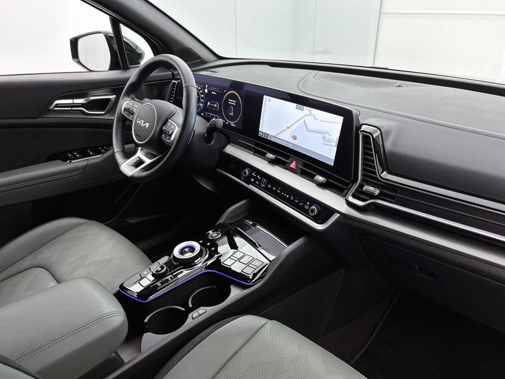 Kia Sportage 1.6 t-gdi hybrid dark edition | dark grey | stoelverwarming |