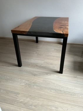 Handgemaakte Eettafel van Hout/Beton