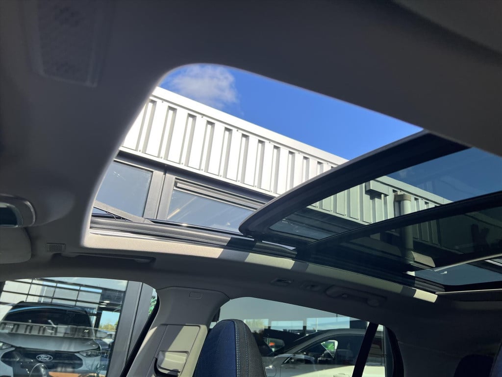 Lynk & Co 01 1.5 261pk phev plug inn hybrid ,360gr camera ,adaptive cc , pa