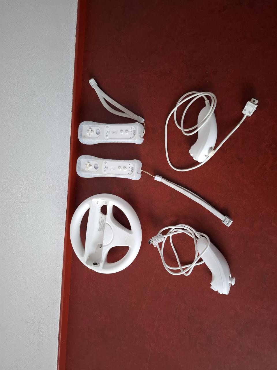 Nintendo Wii Console + Games + Guitar Hero Gitaar