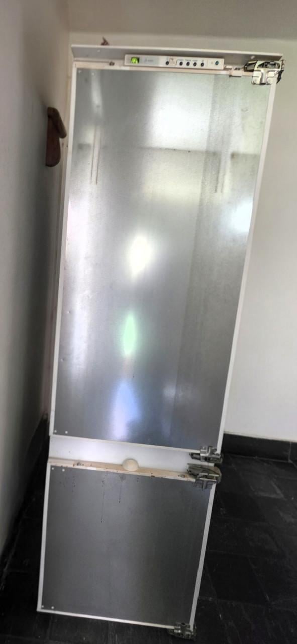 Inbouw koelkast met vriesgedeelte apart.  merk Bosch in zeer goede staat