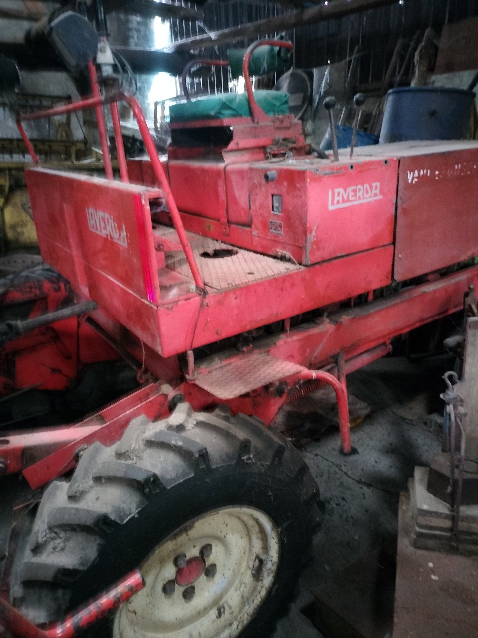 Zelfrijdende Zwadmaaier LAVERDA  -- met 4 cil motor Fiat