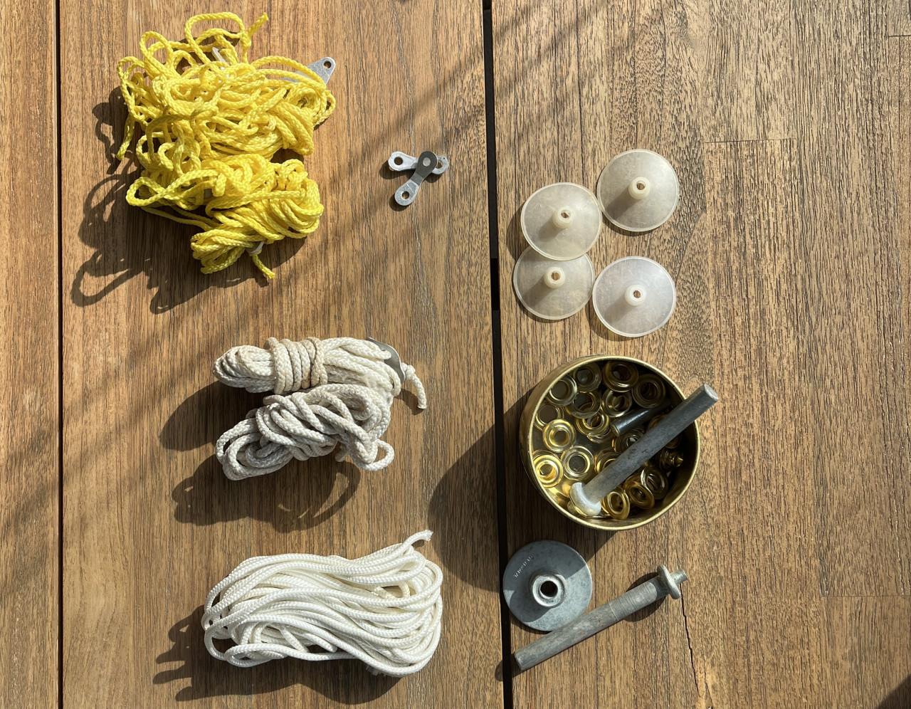 Diverse kleinmateriaal voor de kampeerder