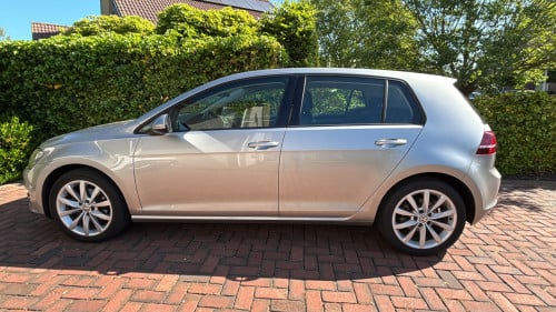 VW Golf Dijon velgen 17 inch met Continental Winter Contact banden