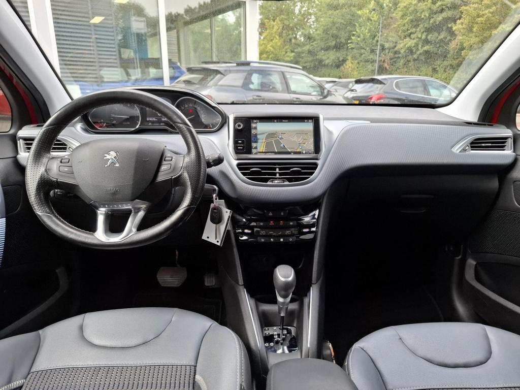 Peugeot 208 110 allure automaat eat6 nav/clima/camv