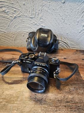 Mooie vintage Petri MF-101A Analoge Spiegelreflexcamera met Tas