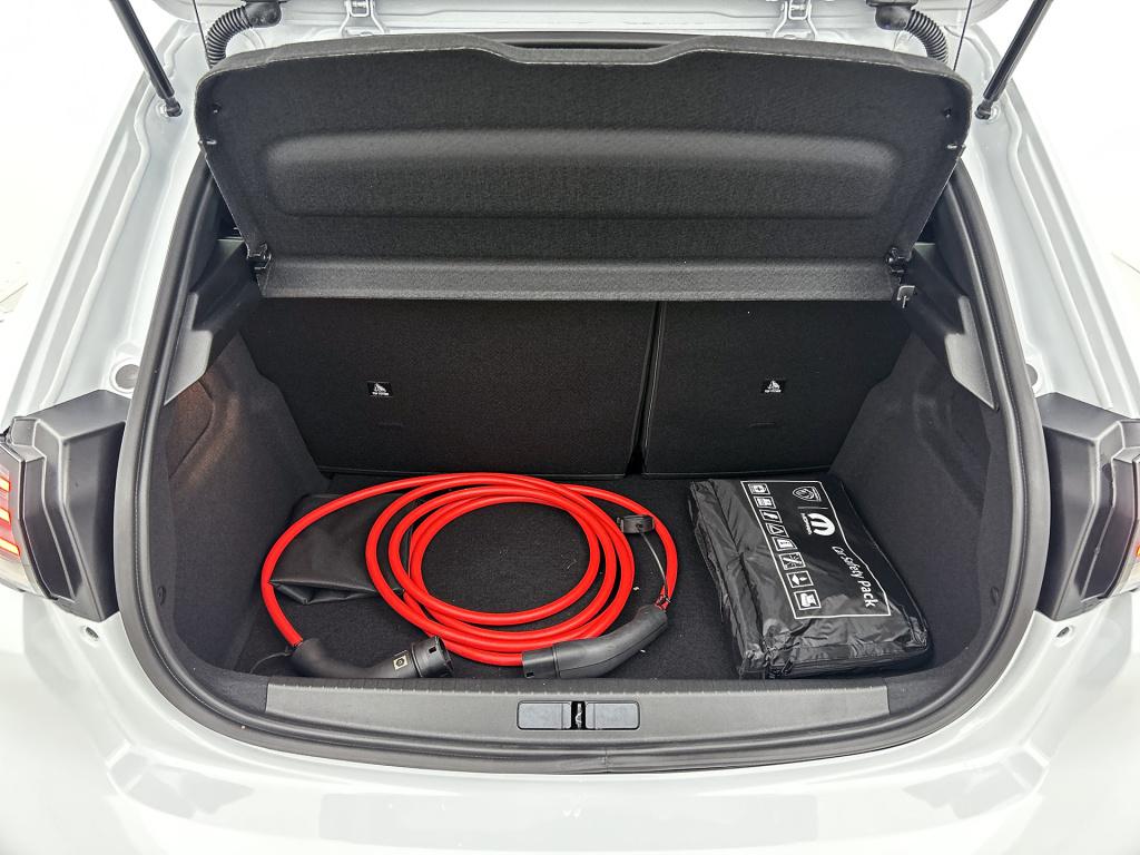 Peugeot 208 ev business 51 kwh