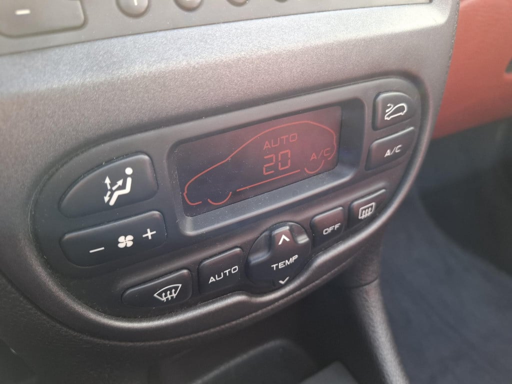 Peugeot 206 cc 2.0i 16v cabriolet clima/leder/park