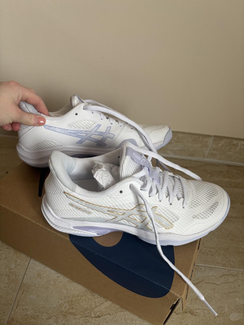 ASICS schoenen 1x gedragen Maat 39