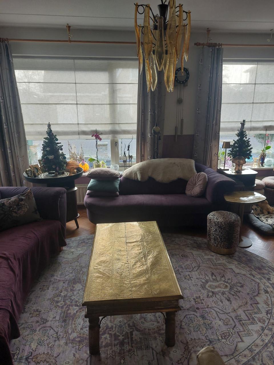 Unieke salontafel ! massief hout volledig  bekleed met handbewerkt messing