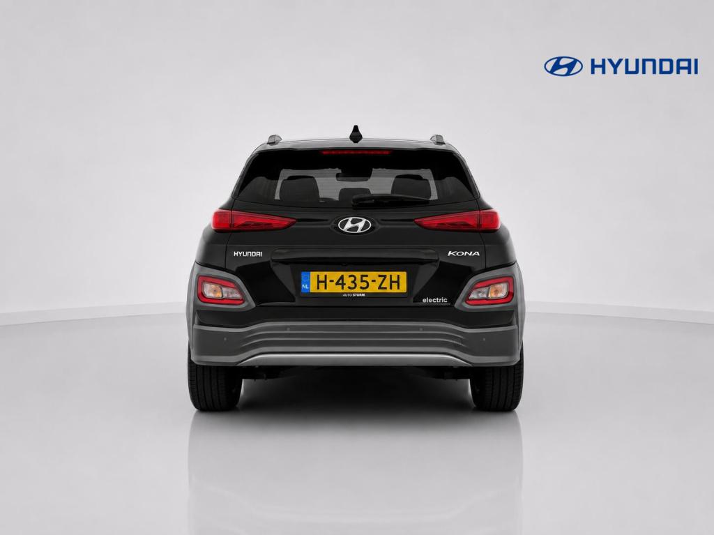 Hyundai Kona ev premium 64 kwh black edition soh 96,4% + schuif-/kanteldak!