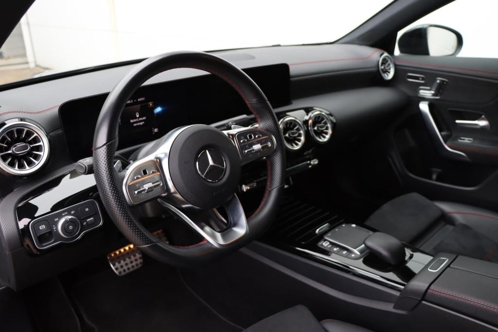 Mercedes-Benz Cla 200 amg line 163pk