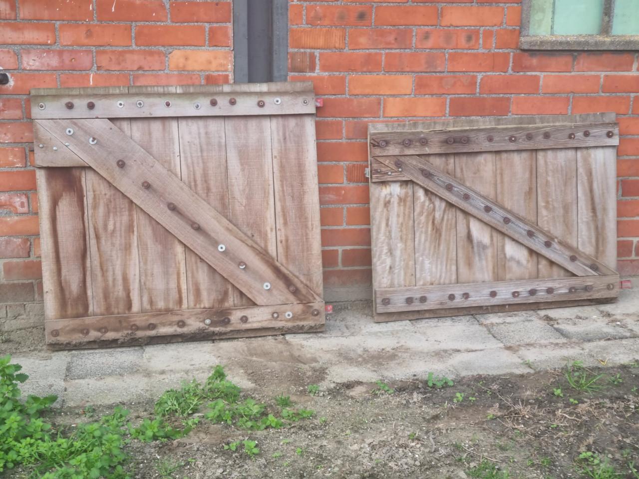 Deur ( voor paarden stal )