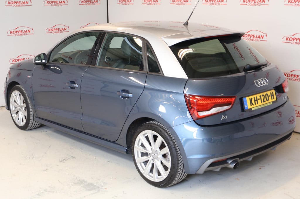 Audi A1 Sportback 1.0 tfsi design s-line nl auto, parkeersensoren, bluetoot