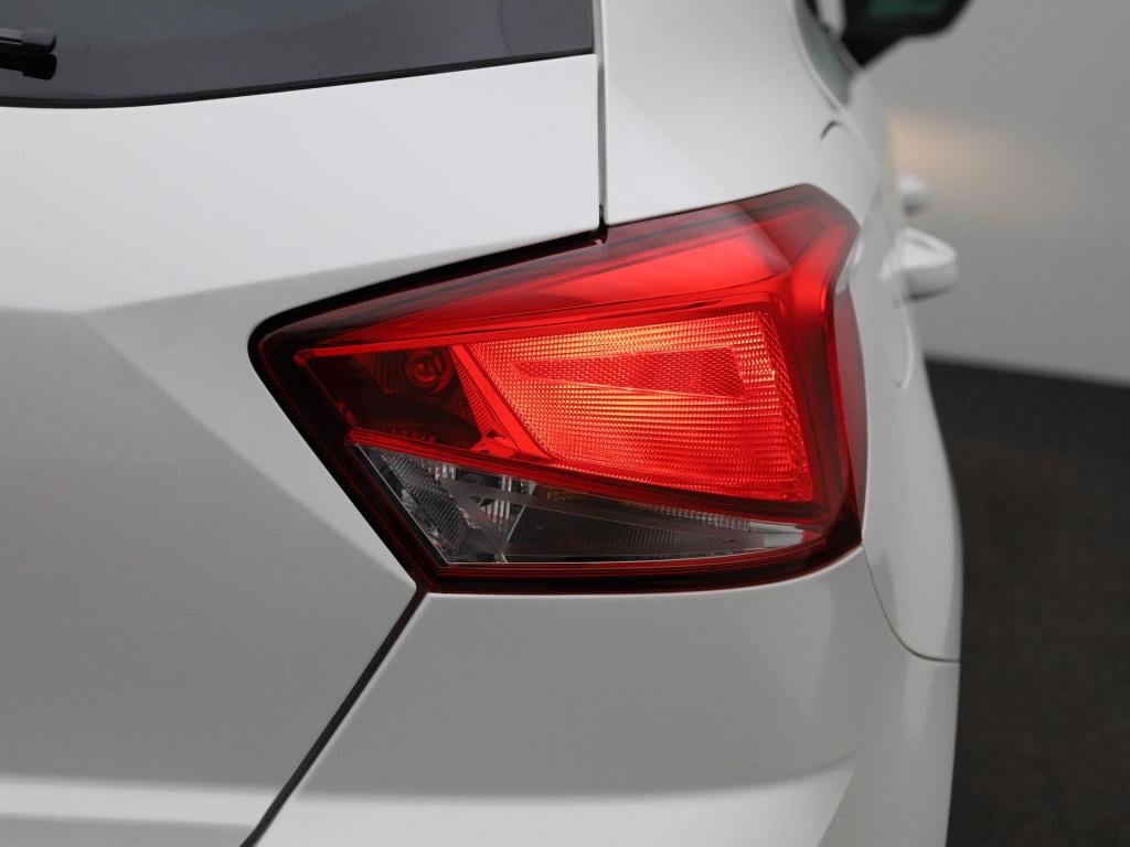 Seat Ibiza 1.0 tsi style business intense | navigatie | parkeersensoren | c