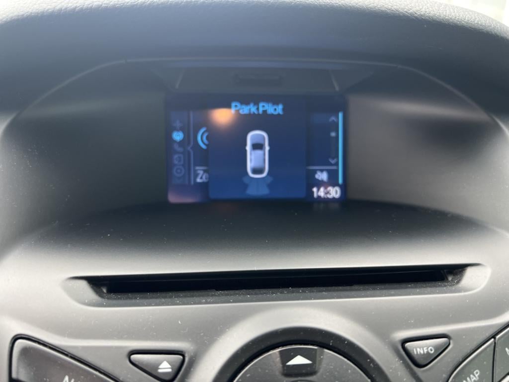 Ford Focus 1.0 ecoboost 100pk edition , trekhaak , voorruitverwarming