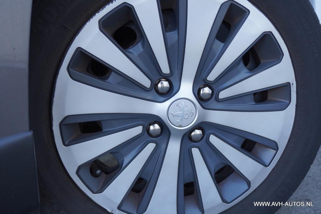 Peugeot 2008 1.2 vti active pack premium automaat