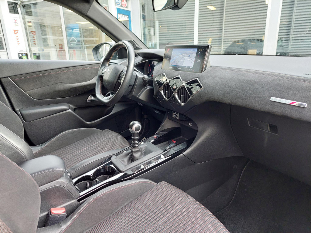 Ds Ds 3 crossback 100 performance line navi/cam/keyless